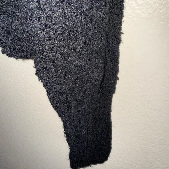 Free‎ People Black Cropped Knit Sweater size Large - Picture 2 of 7